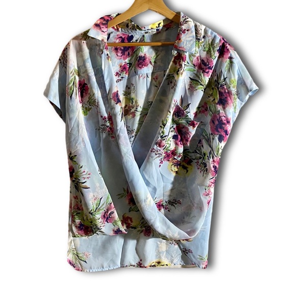 Kut from the Kloth Tops - Kut from the Kloth Light Blue Floral Twist-Front Lightweight Blouse